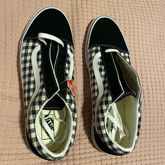 Vans - Picture 6 of 6